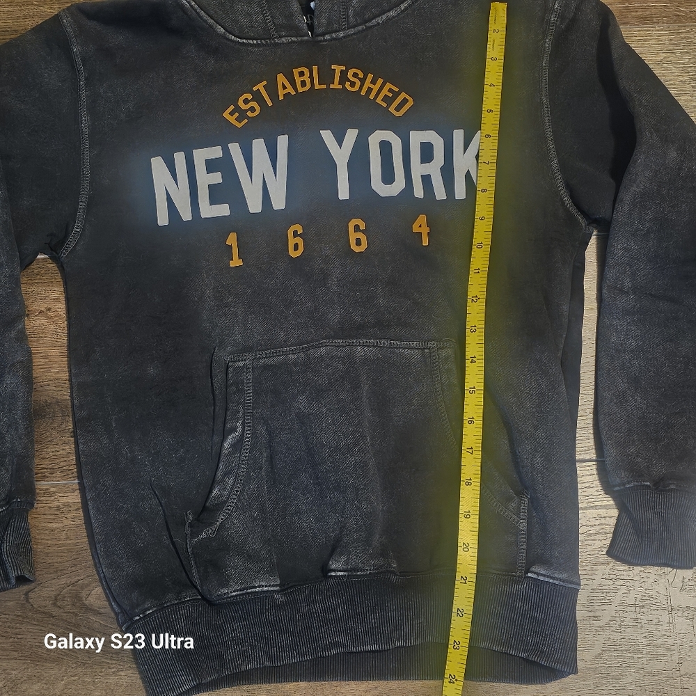 Unisex Black New York Hoodie - Picture 2 of 4